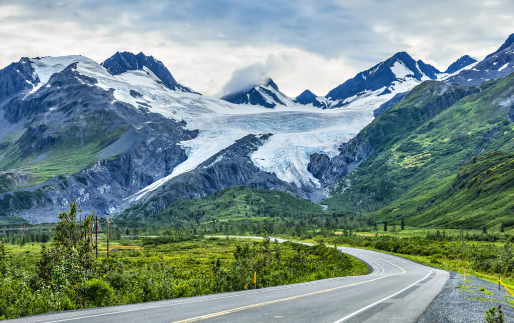 5 Incredible Scenic Drives You Can Enjoy In USA